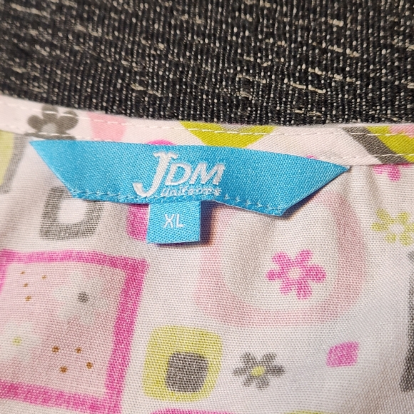 JDM Uniforms Scrubs XL Top Pink Gray Green Cotton Blend - Picture 8 of 9